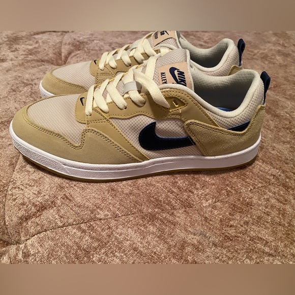Nike Alleyoop SB Skateboard 'Club Gold Navy' - Picture 2 of 9